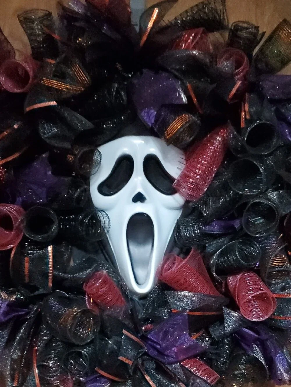 Spooky Scream Mask Halloween Wreath - Black, Purple & Red